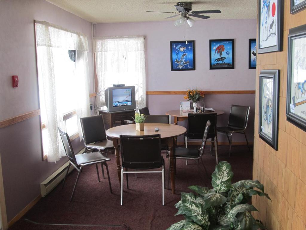 Hide Away Inn Dryden Exterior foto